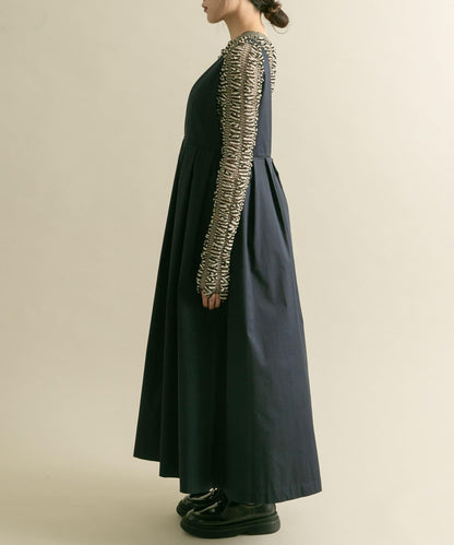 2尺碼可選深V領連衣裙