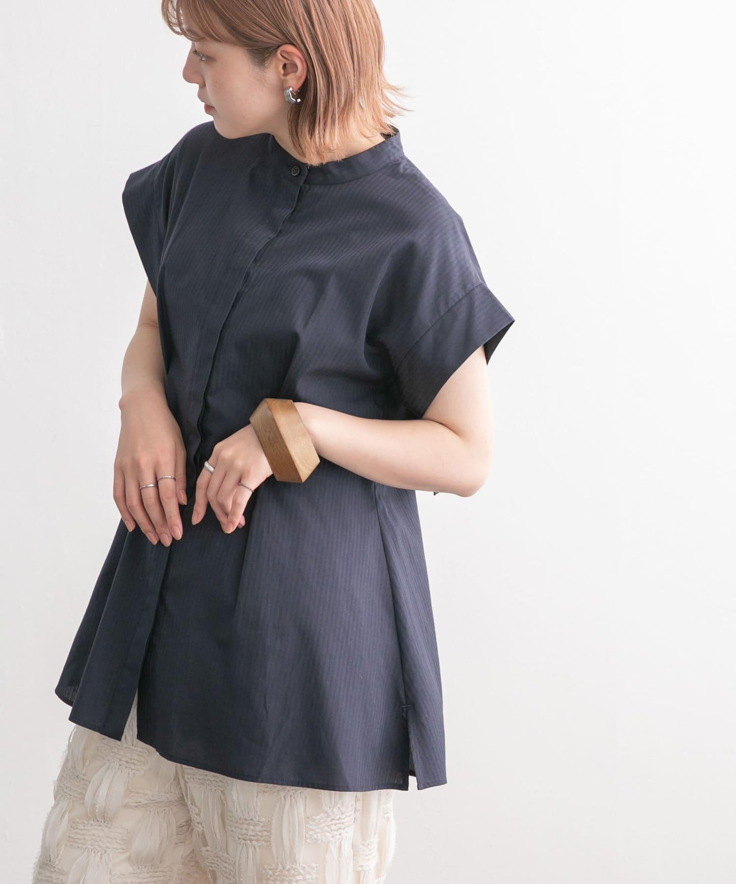 後層疊無袖襯衫