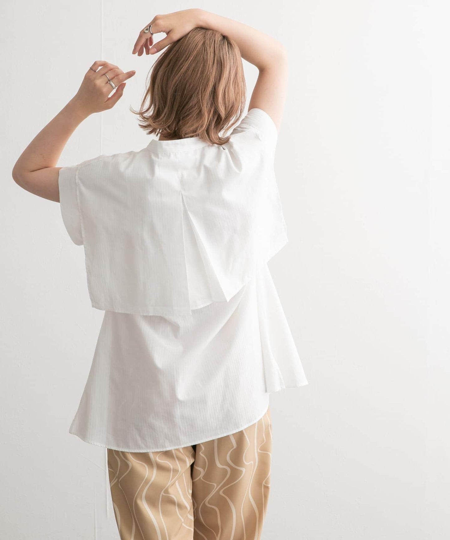 後層疊無袖襯衫