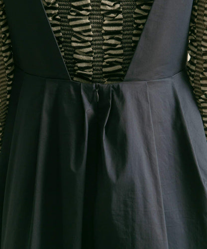 2尺碼可選深V領連衣裙