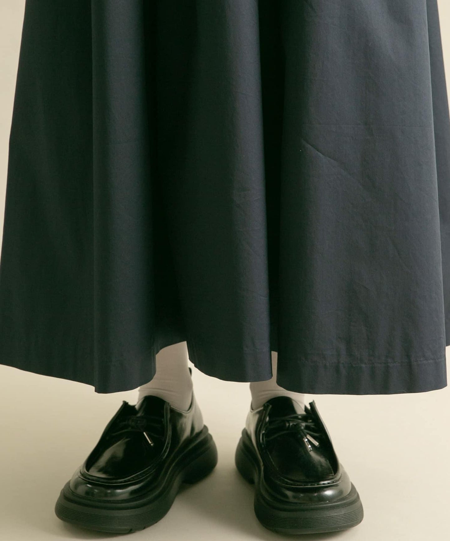 2尺碼可選深V領連衣裙