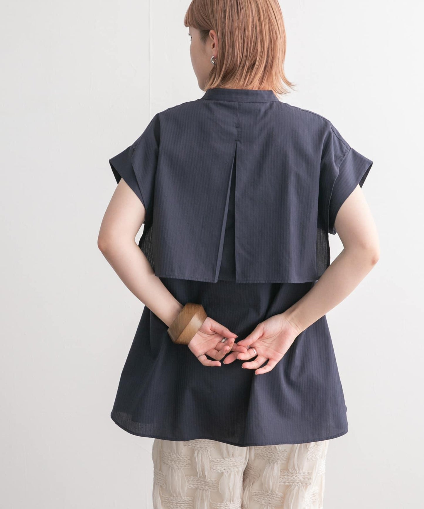 後層疊無袖襯衫