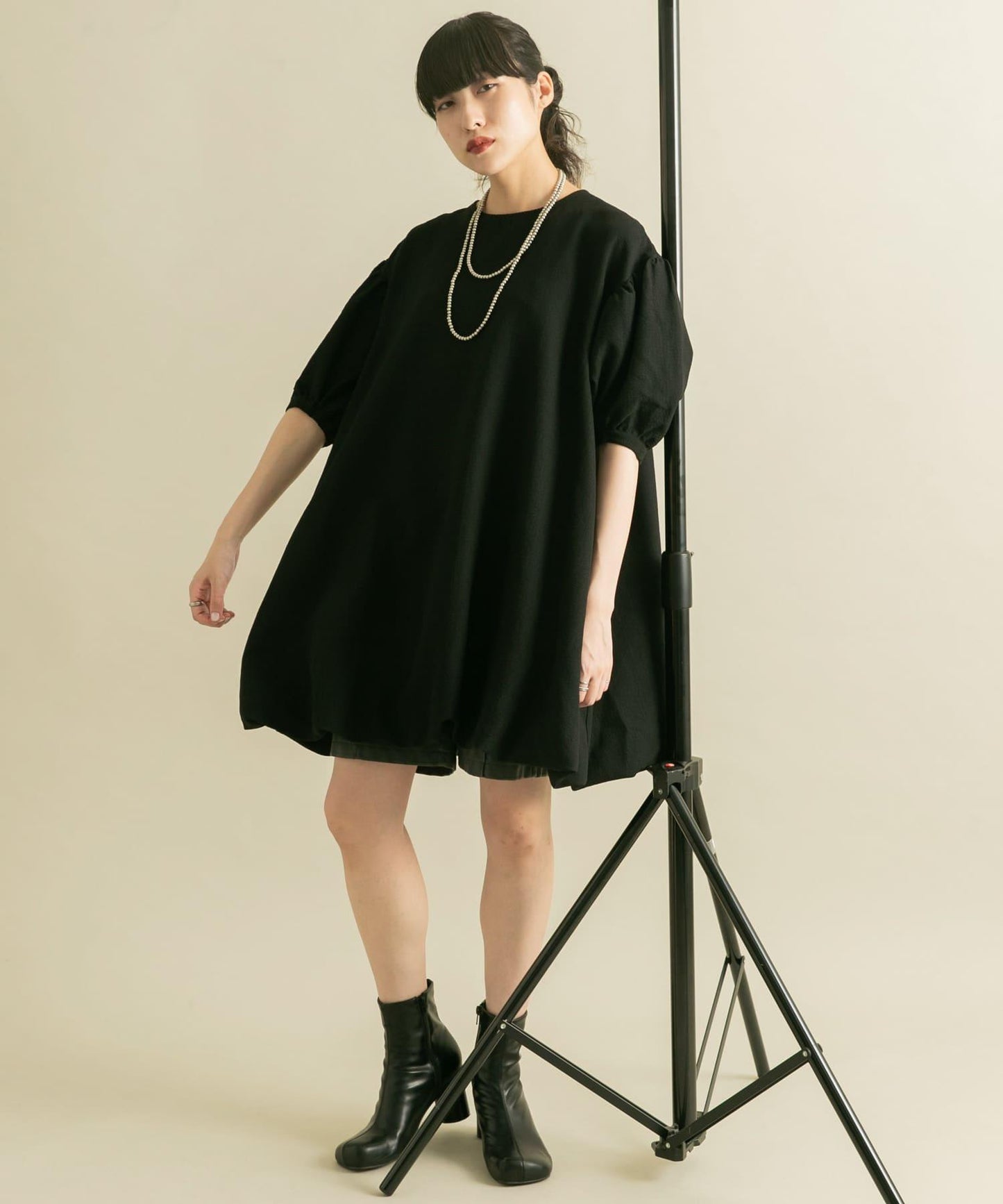 泡泡袖迷你連衣裙