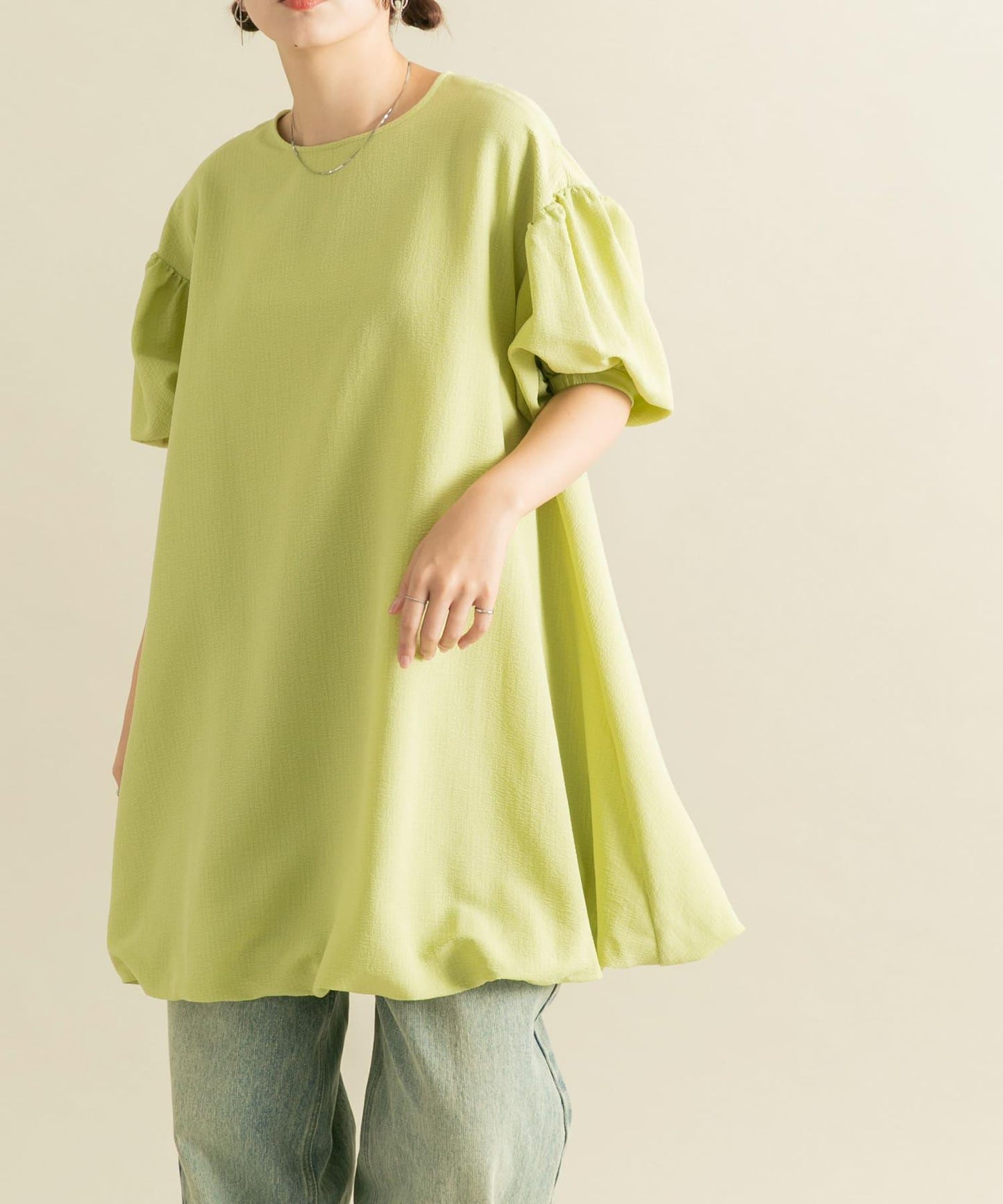 泡泡袖迷你連衣裙