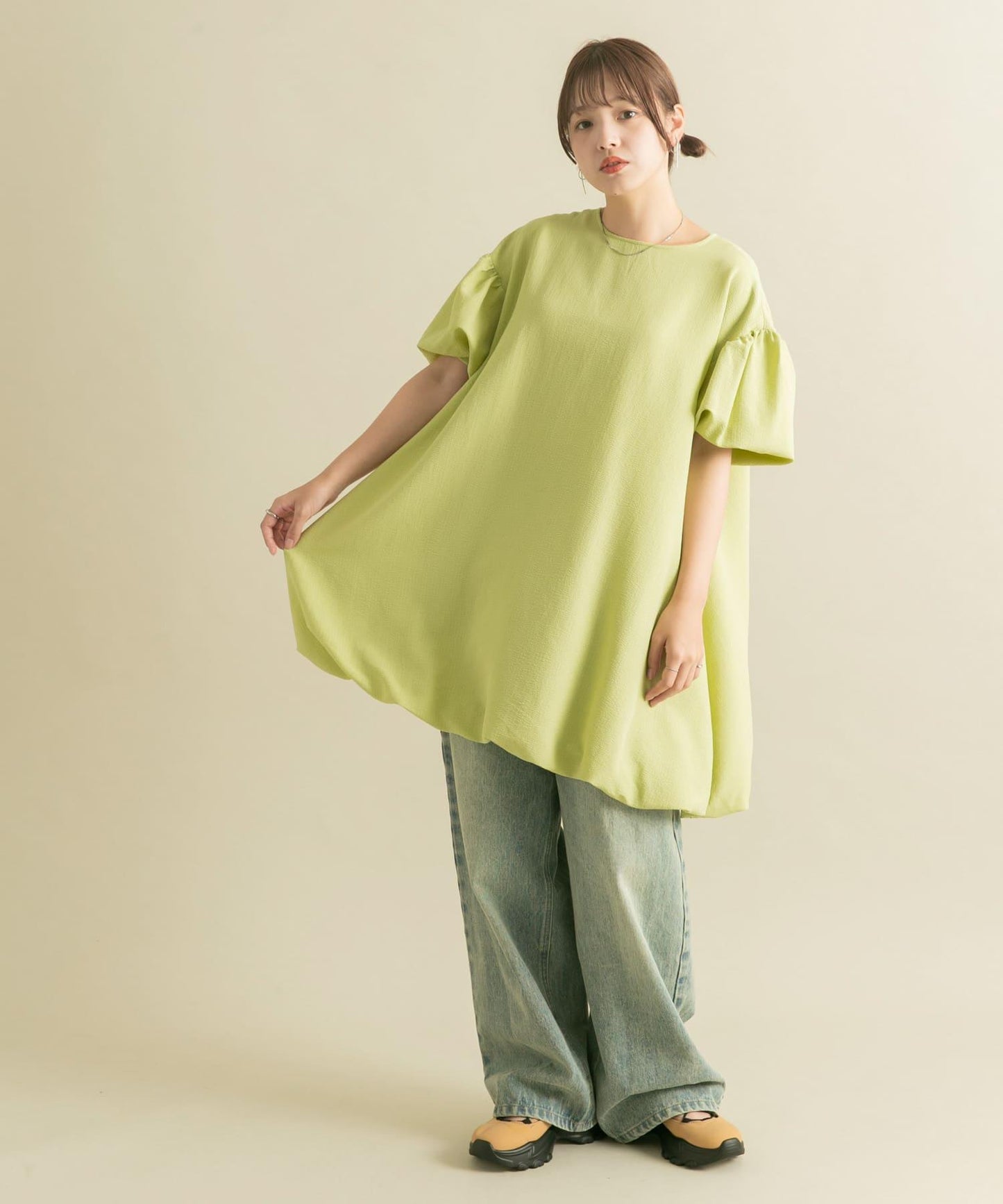 泡泡袖迷你連衣裙