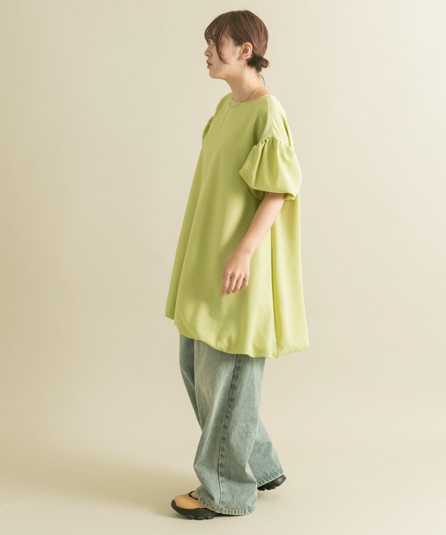 泡泡袖迷你連衣裙