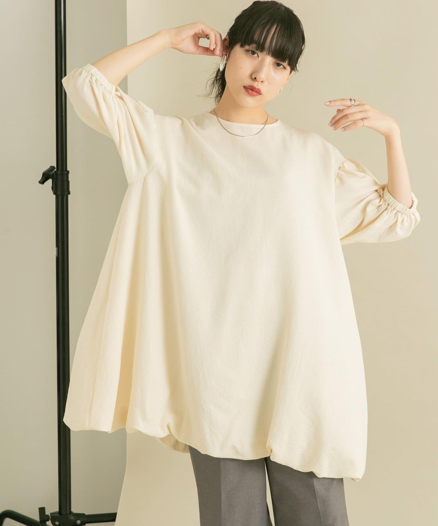 泡泡袖迷你連衣裙