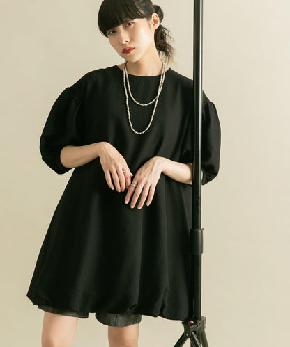 泡泡袖迷你連衣裙