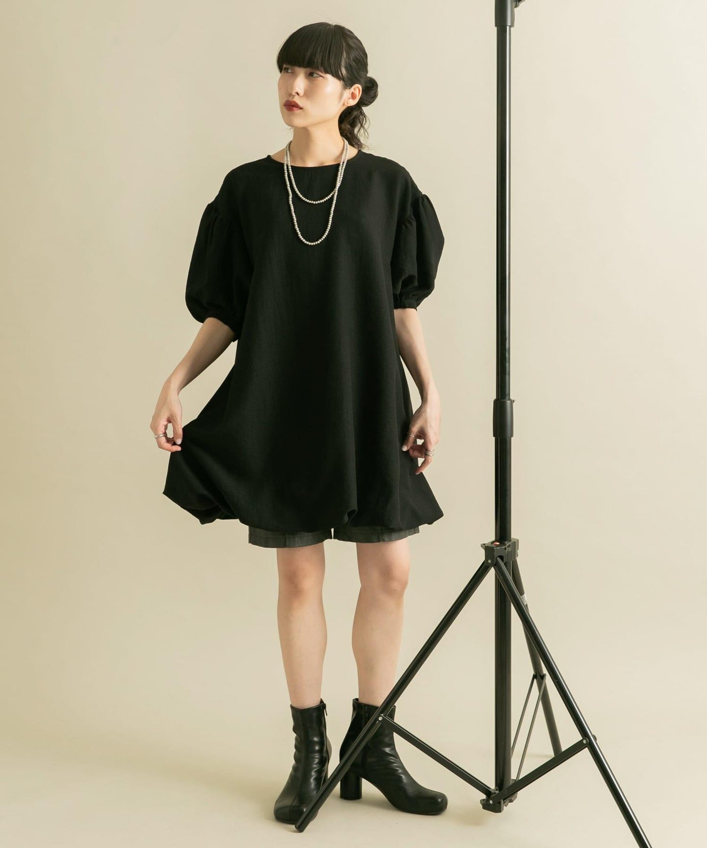 泡泡袖迷你連衣裙