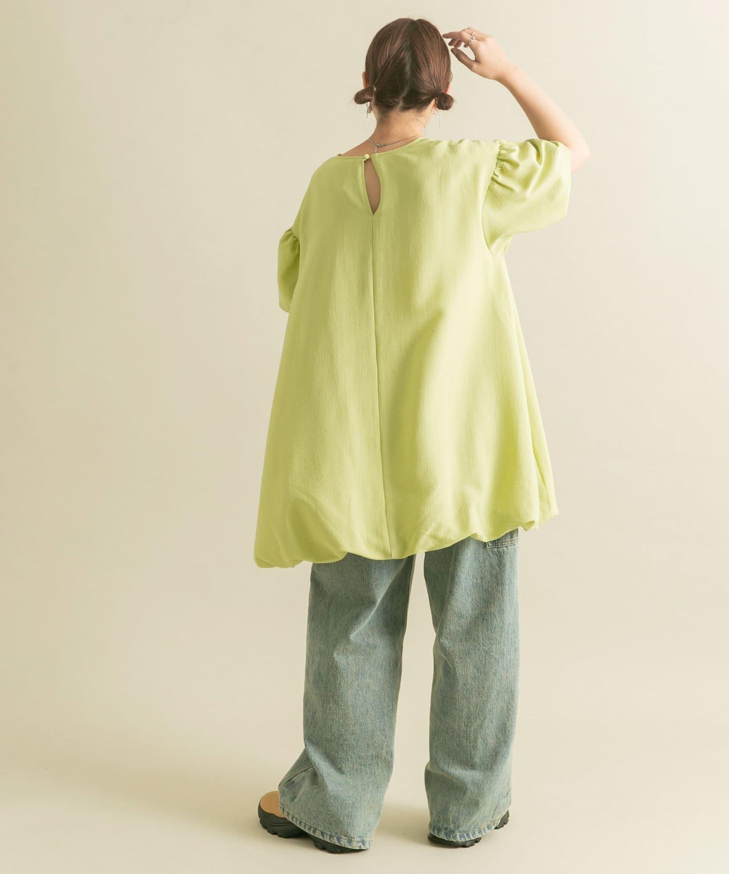 泡泡袖迷你連衣裙