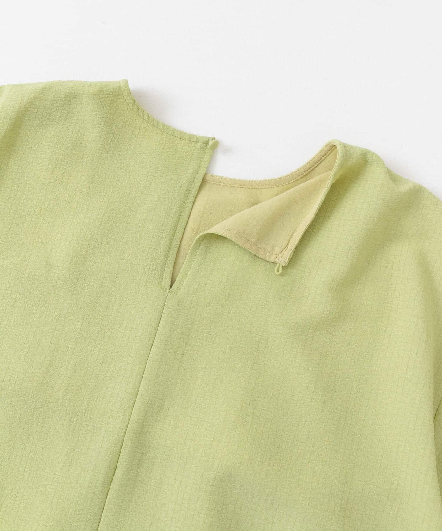 泡泡袖迷你連衣裙