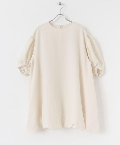 泡泡袖迷你連衣裙