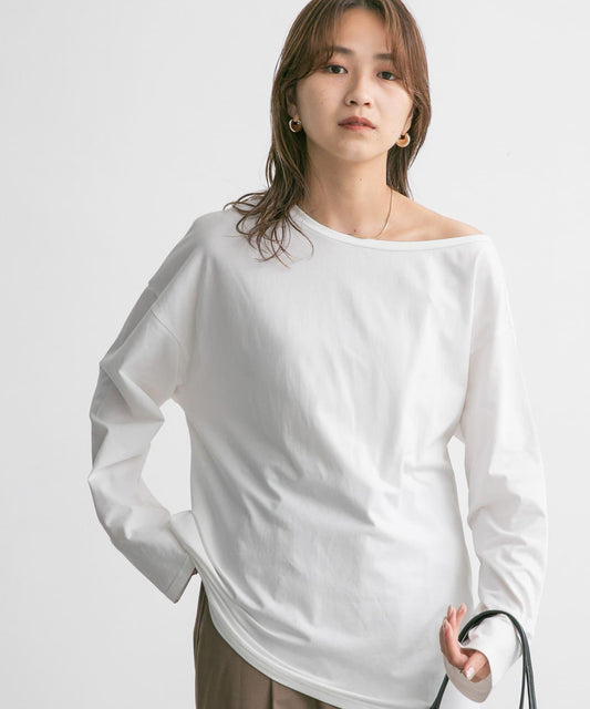 不對稱領口針織衫