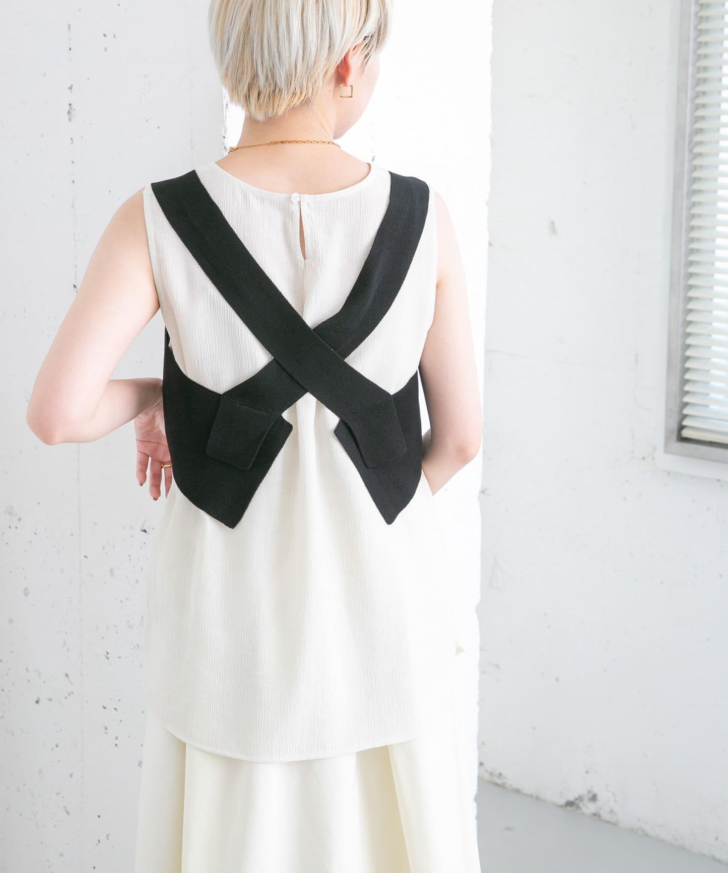 背部交叉針織吊帶背心
