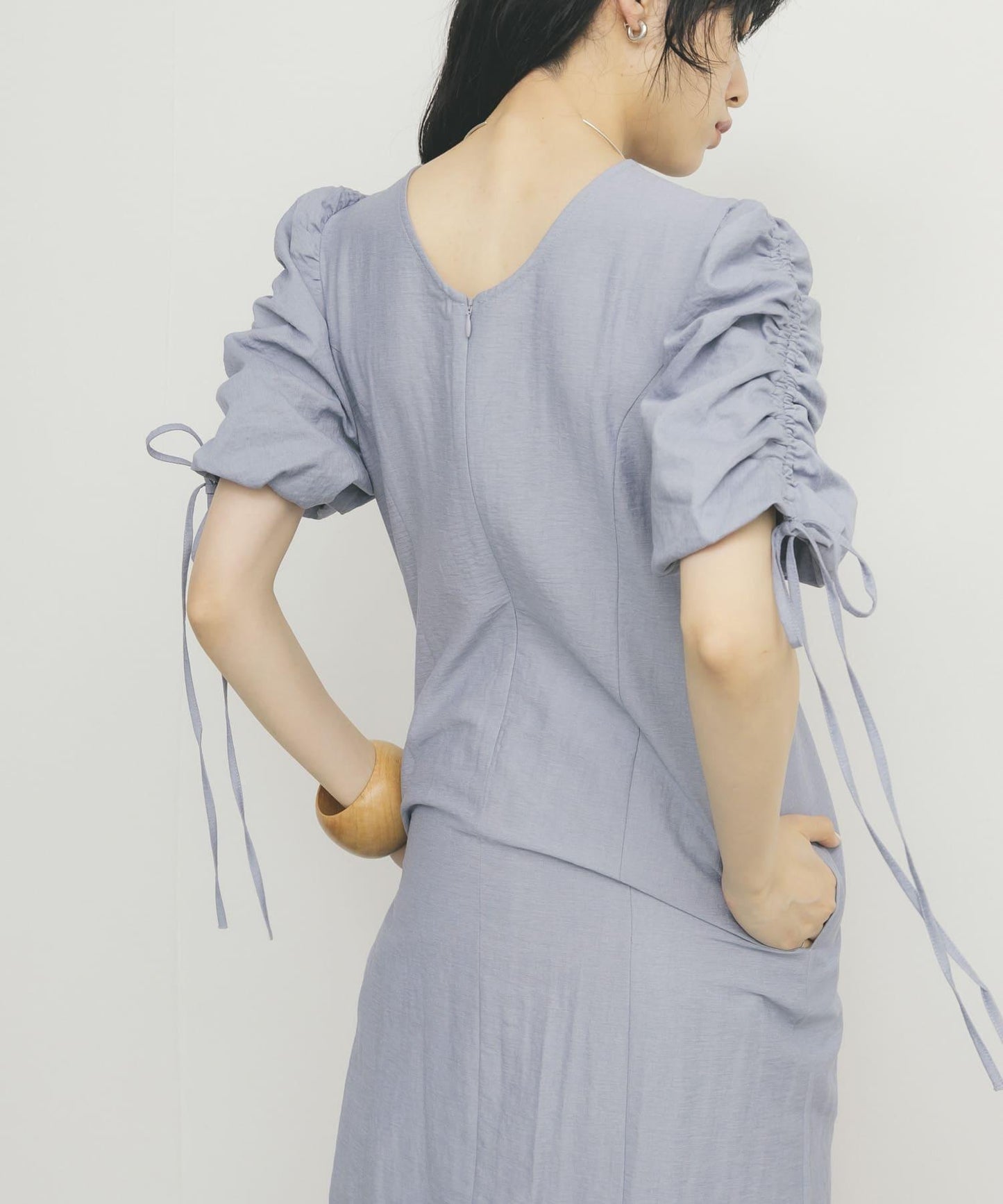 2尺碼可選抽繩袖連衣裙