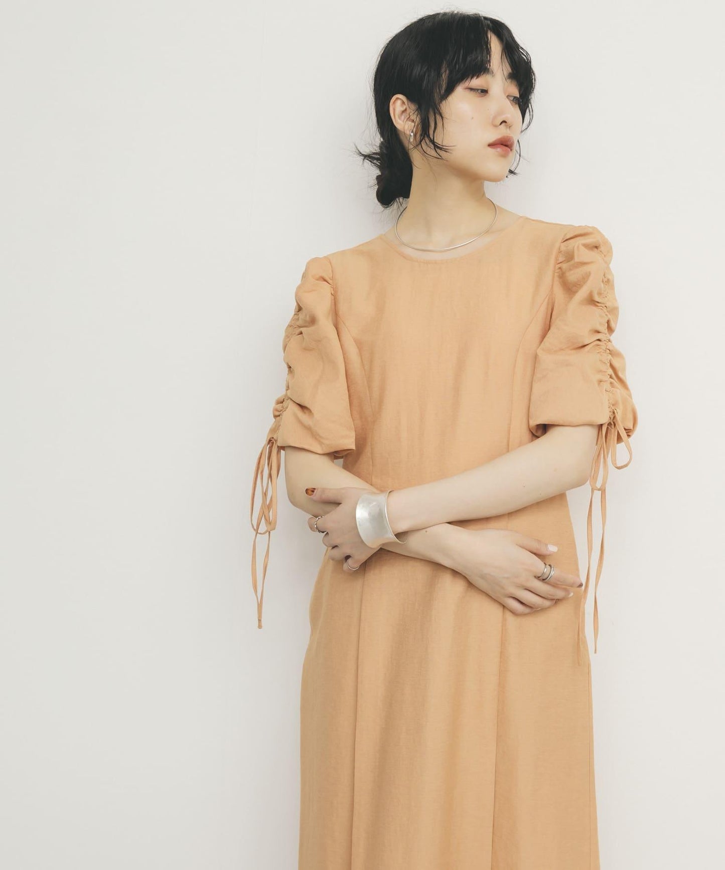 2尺碼可選抽繩袖連衣裙