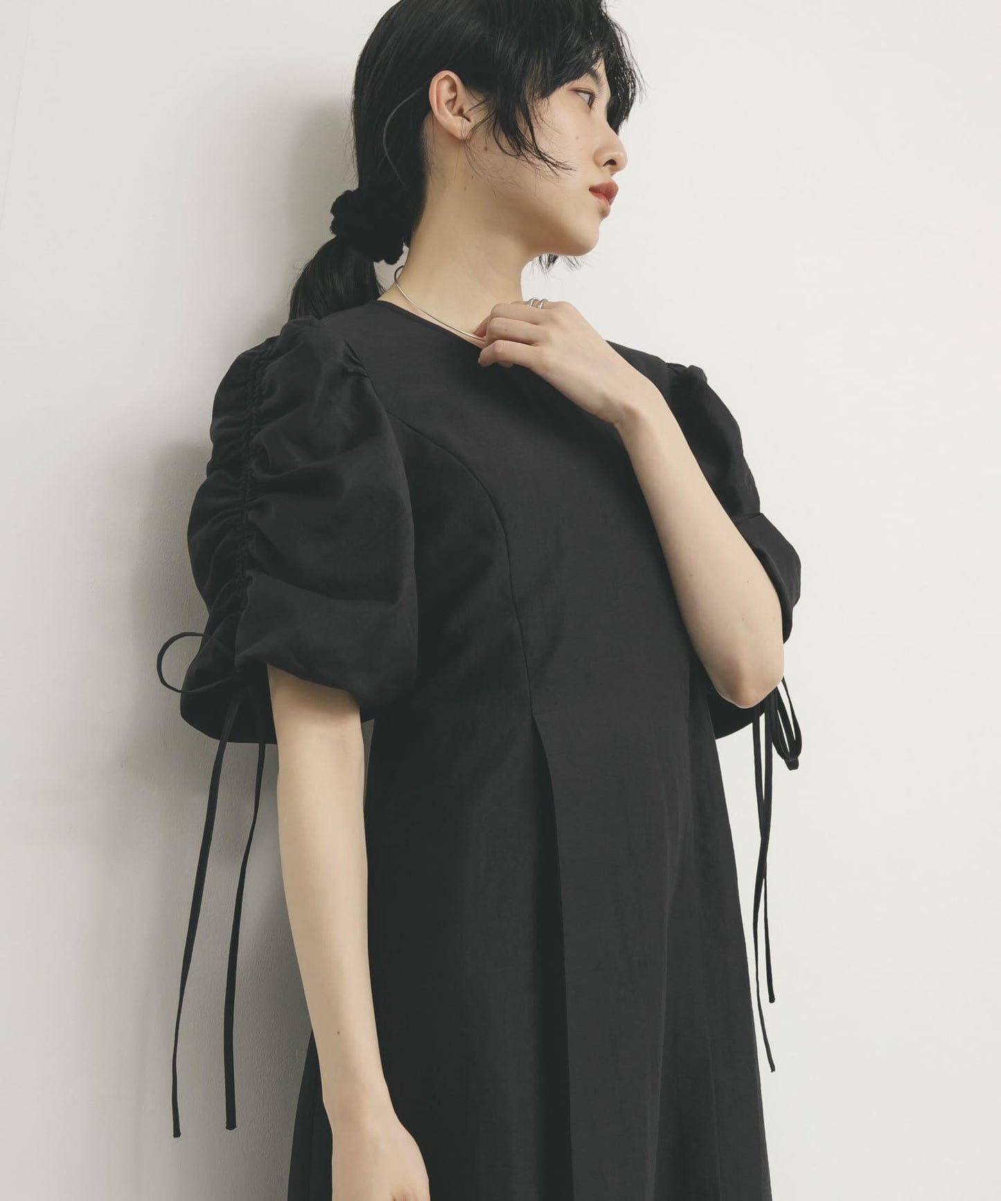 2尺碼可選抽繩袖連衣裙