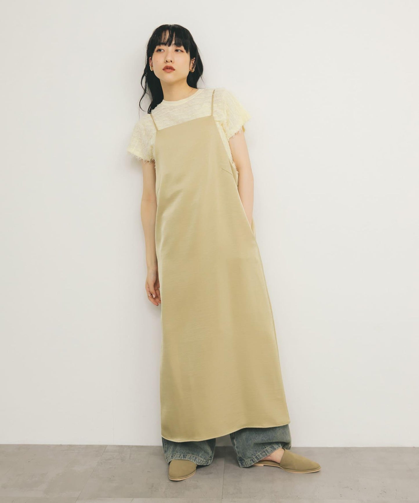 緞面吊帶連衣裙