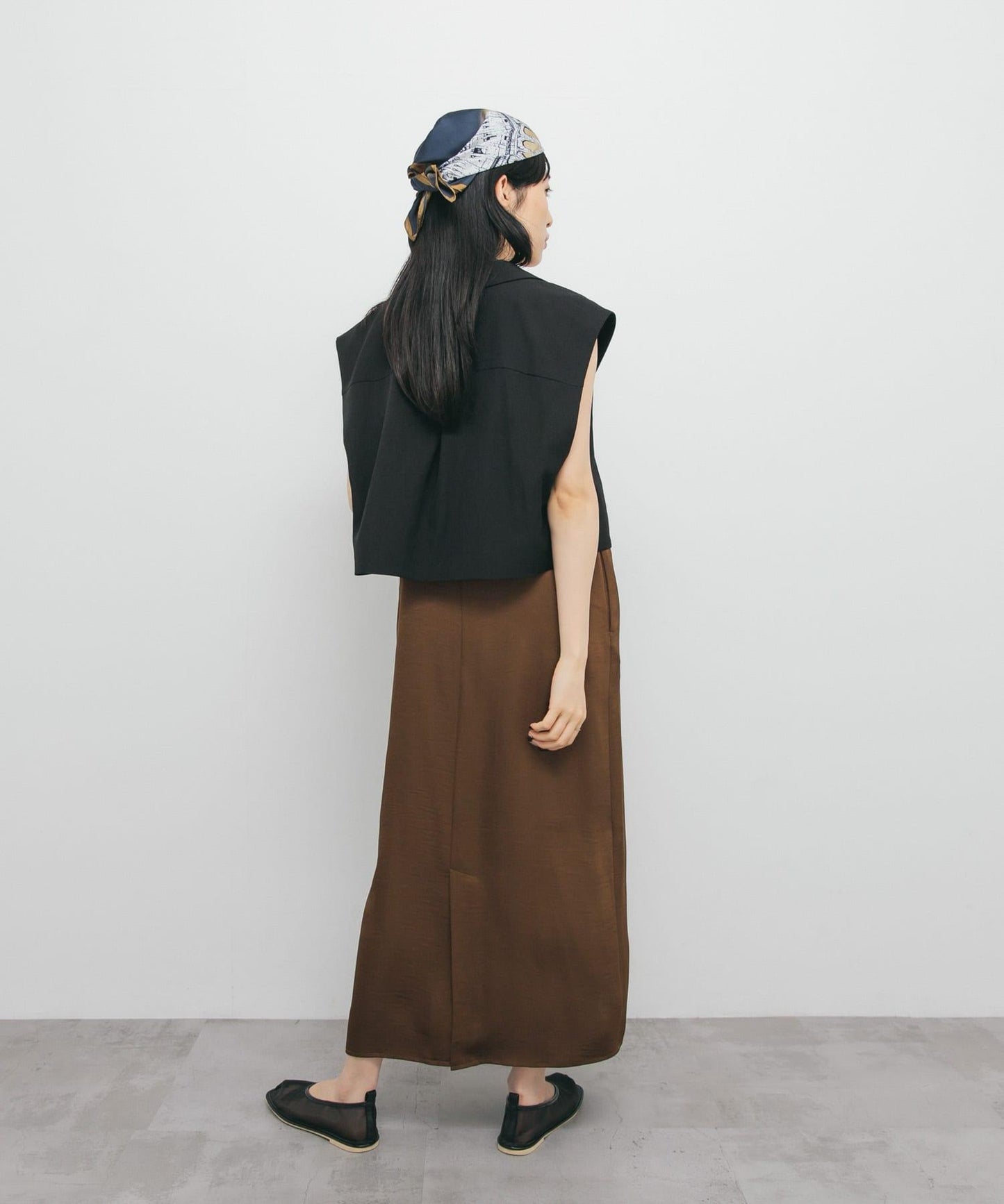 緞面吊帶連衣裙