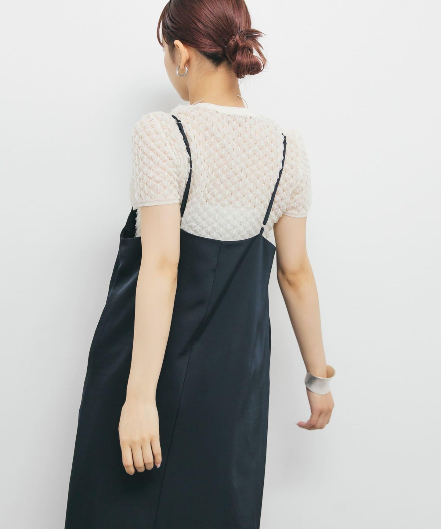 緞面吊帶連衣裙