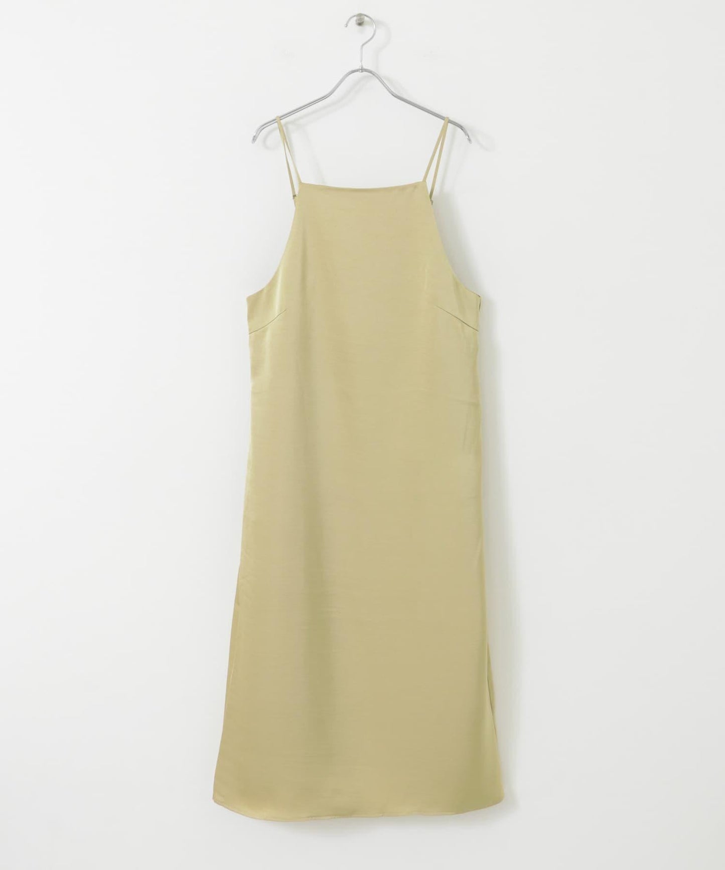 緞面吊帶連衣裙