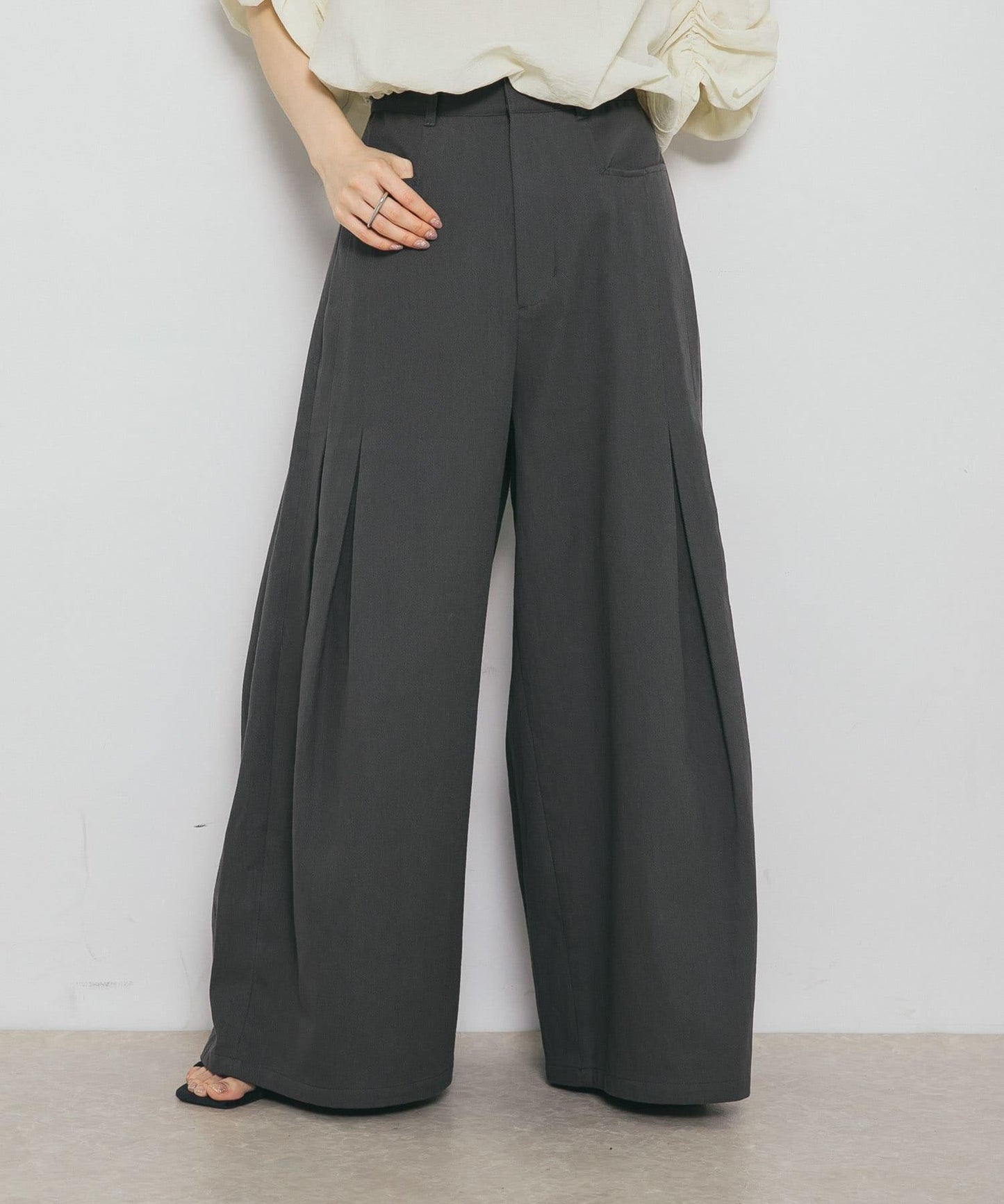 2尺碼可選側褶寬鬆長褲