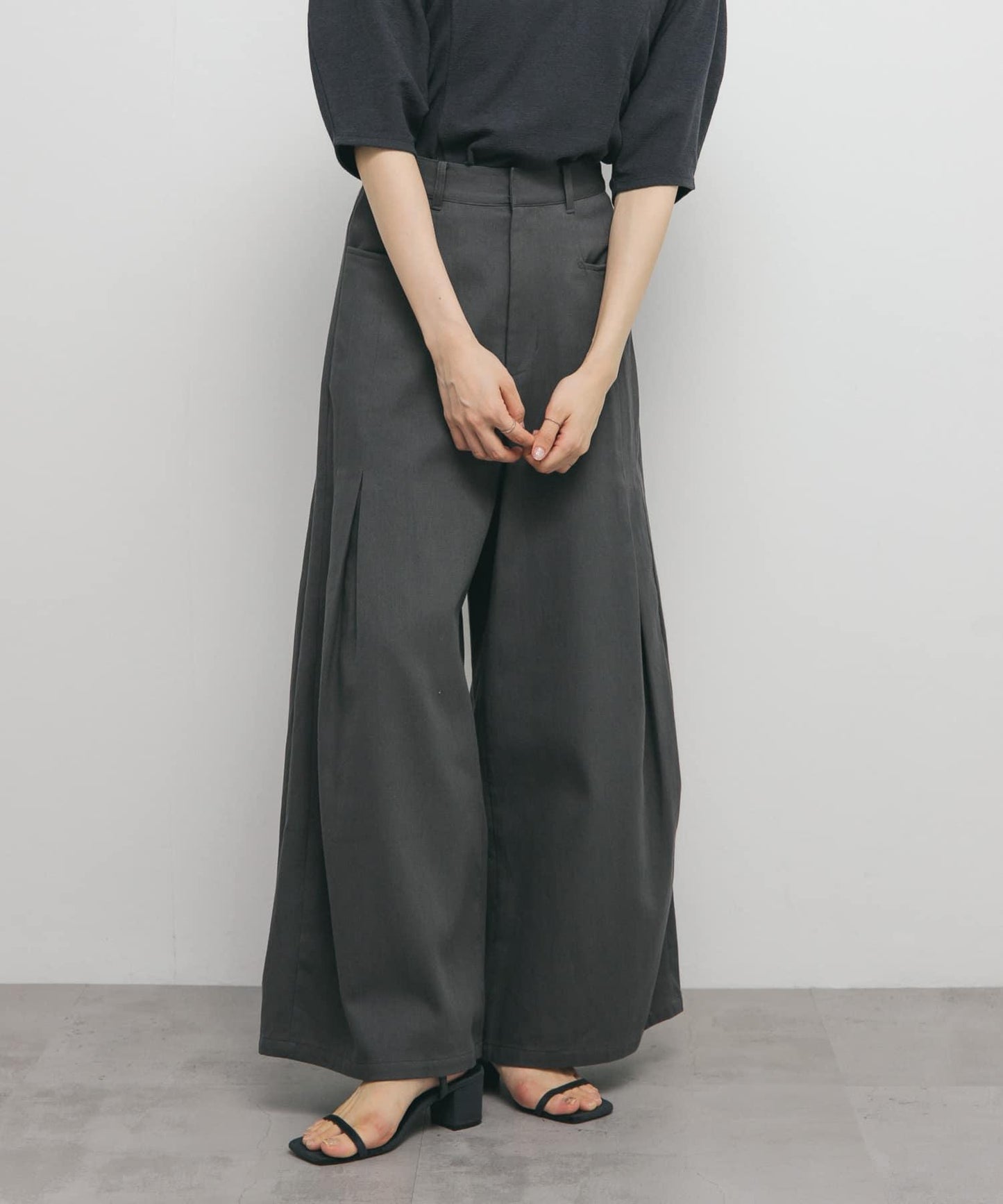 2尺碼可選側褶寬鬆長褲