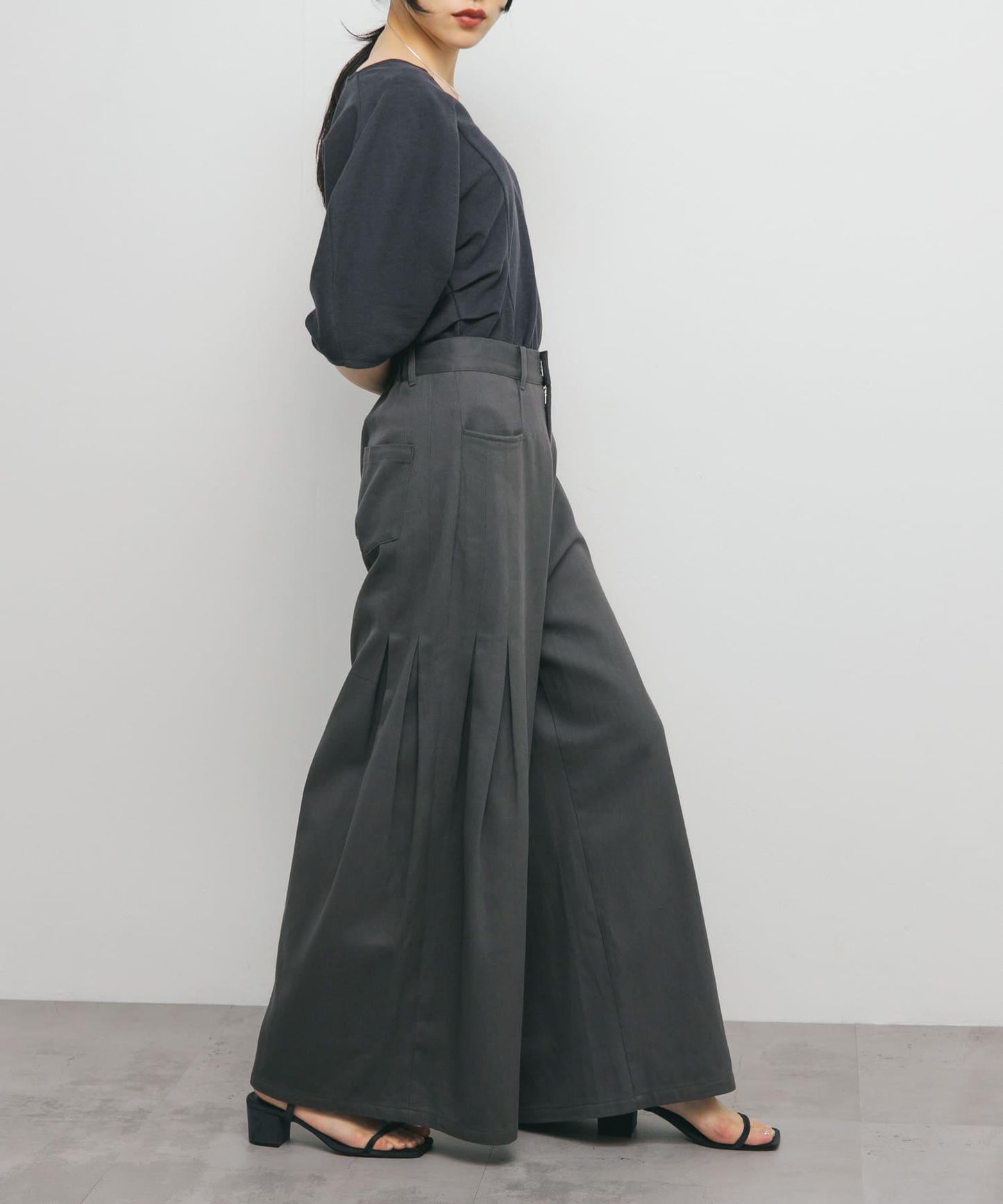 2尺碼可選側褶寬鬆長褲