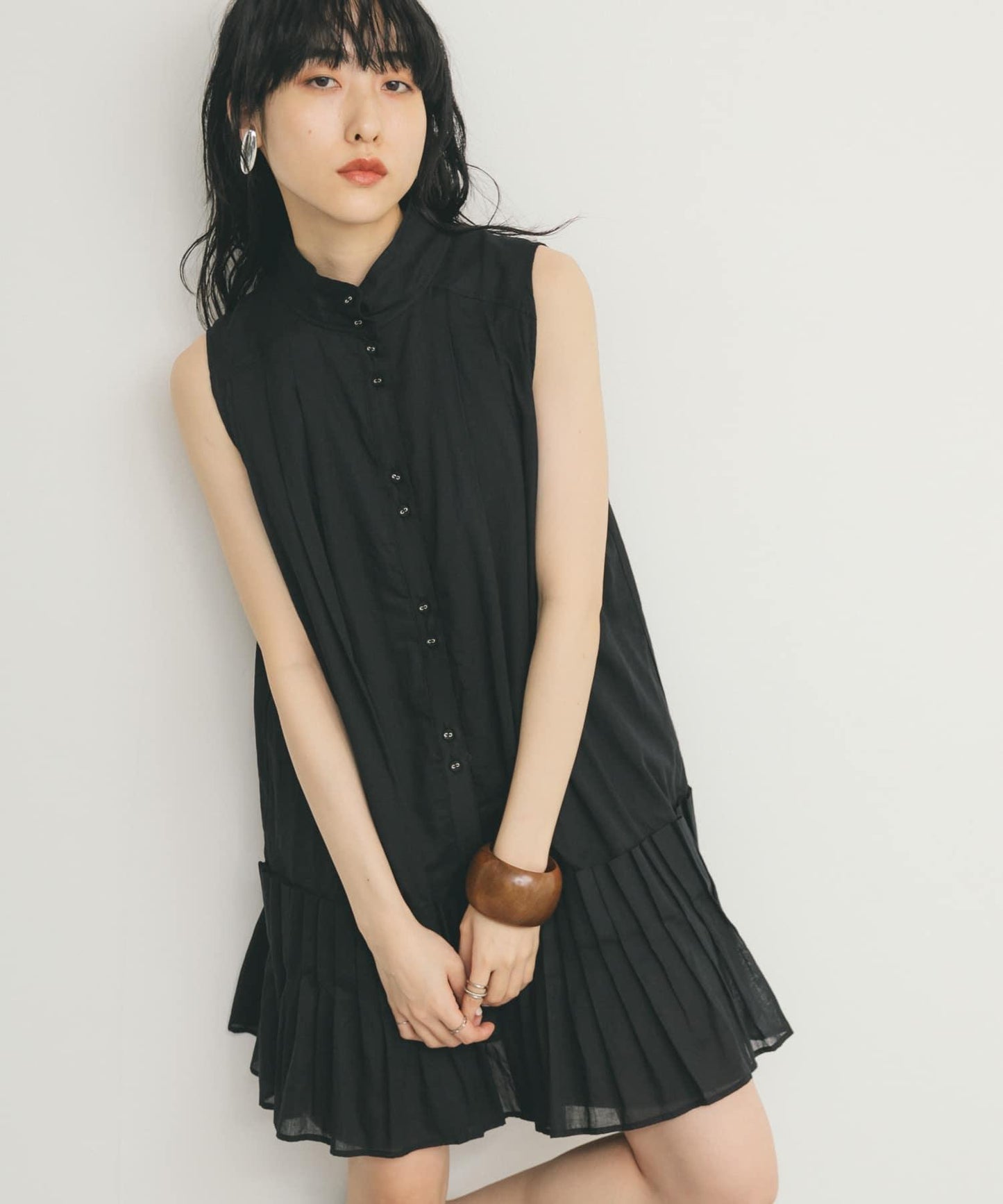 無袖褶皺百褶連衣裙