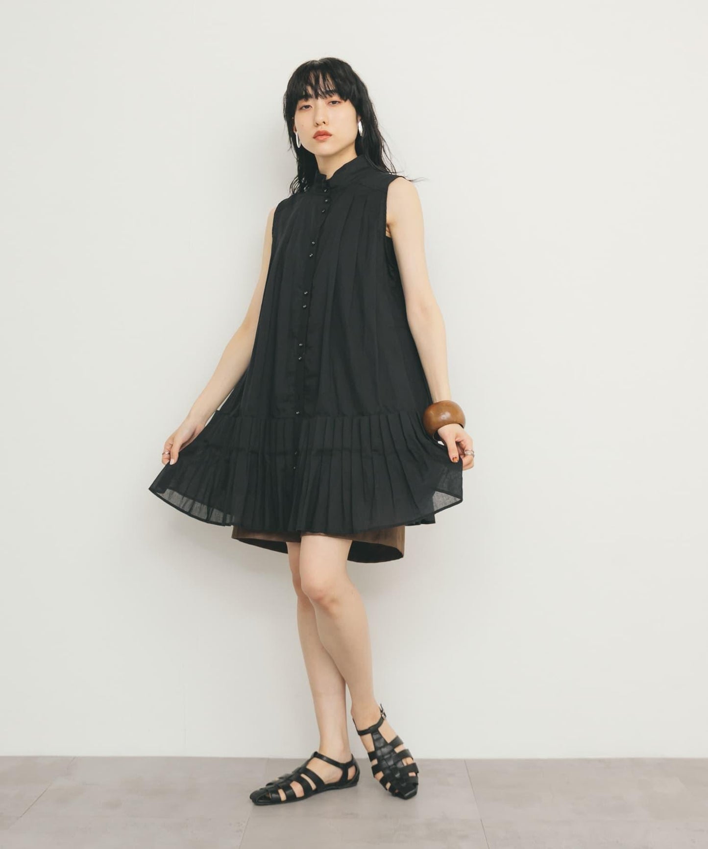 無袖褶皺百褶連衣裙