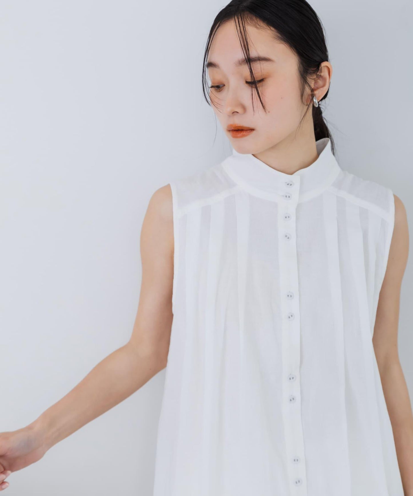 無袖褶皺百褶連衣裙