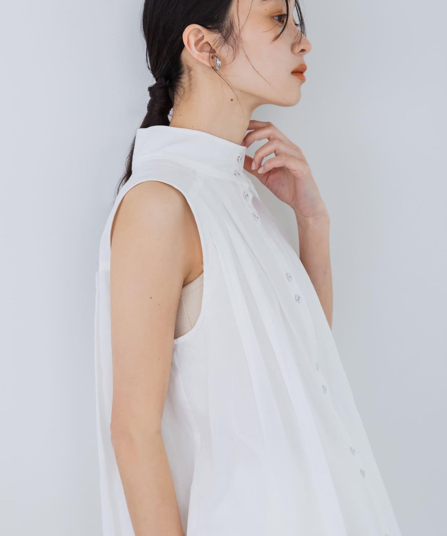 無袖褶皺百褶連衣裙