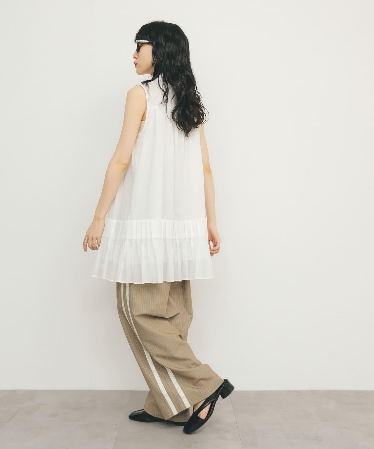 無袖褶皺百褶連衣裙