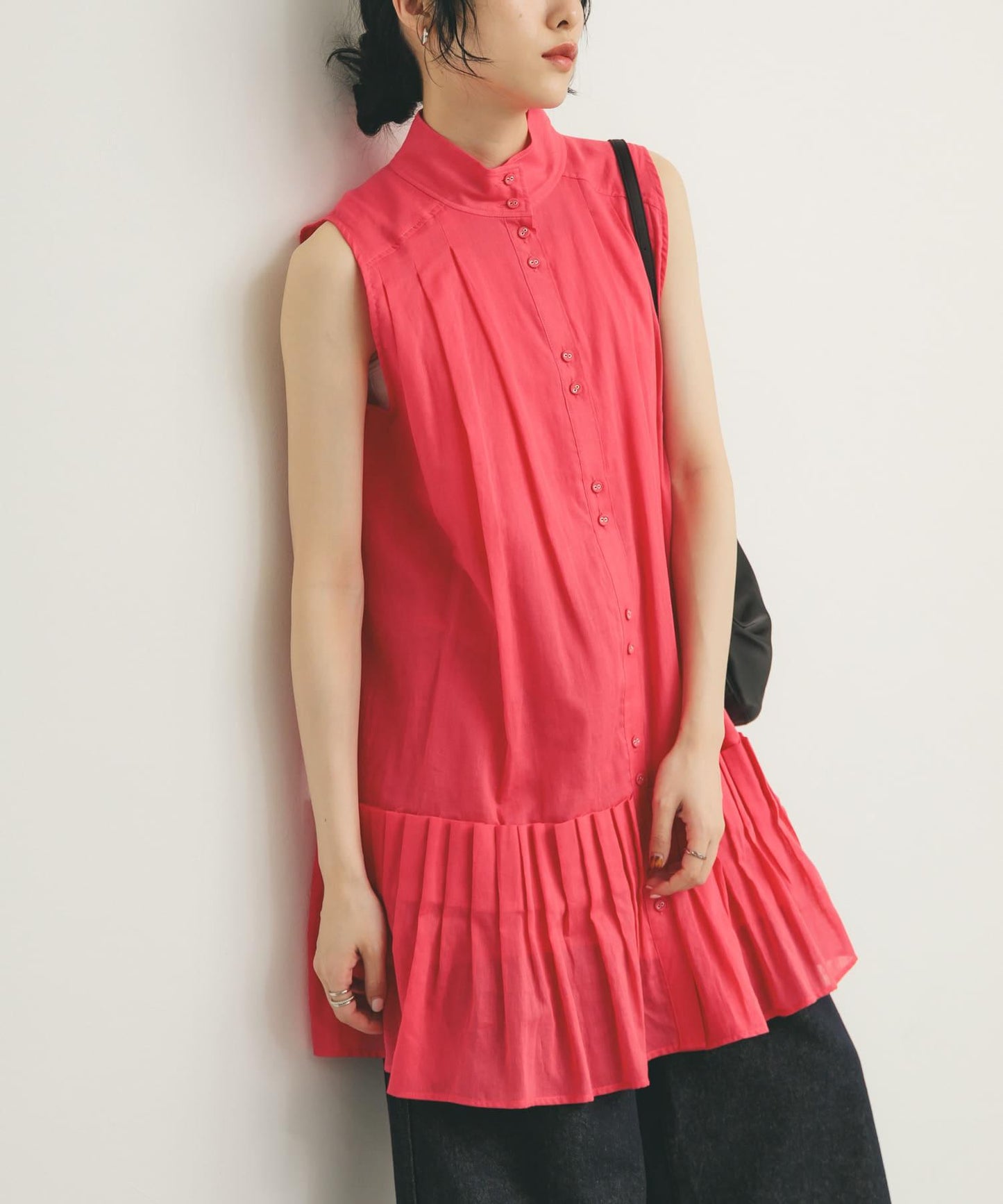 無袖褶皺百褶連衣裙