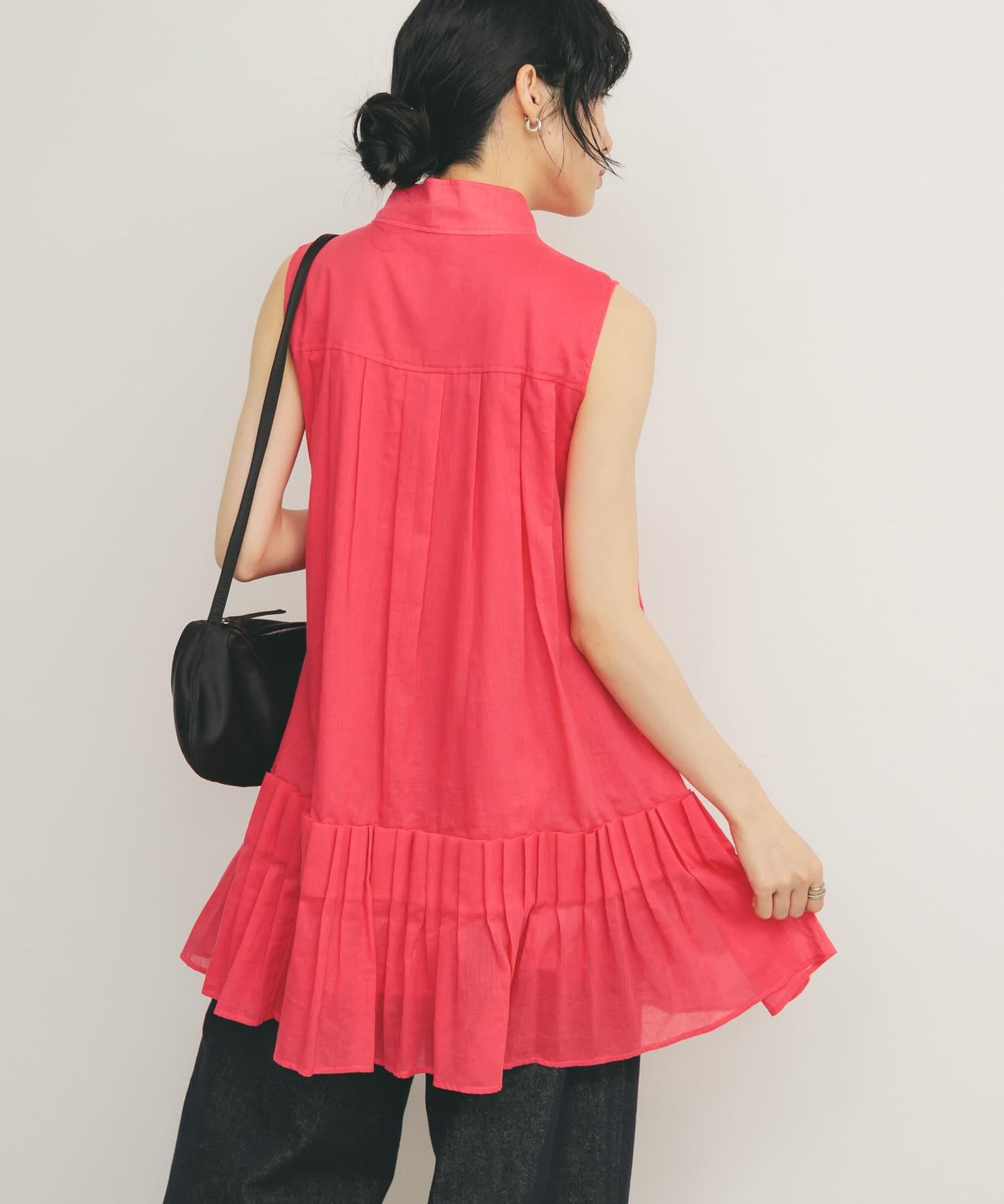 無袖褶皺百褶連衣裙