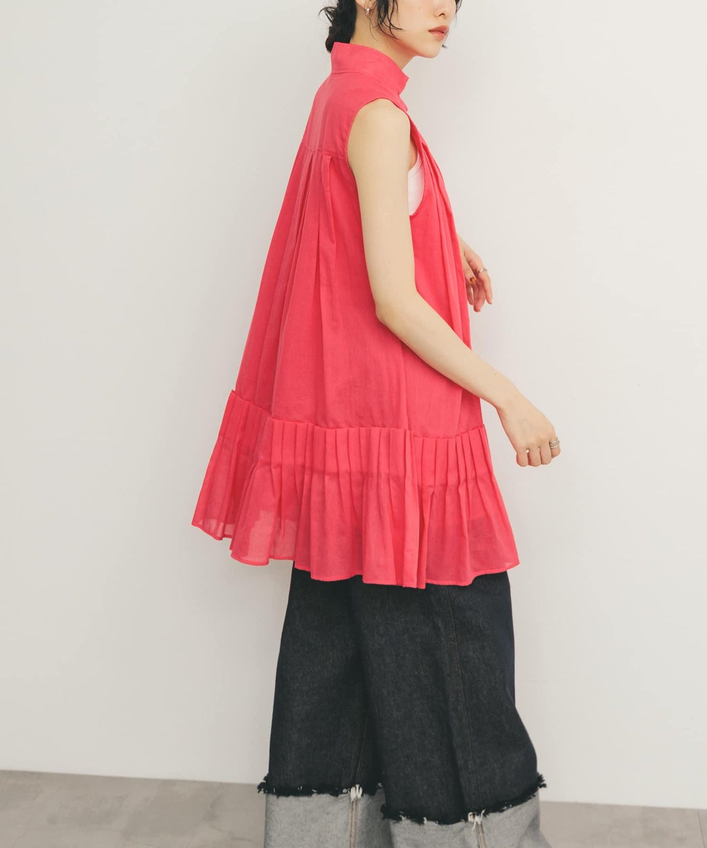 無袖褶皺百褶連衣裙