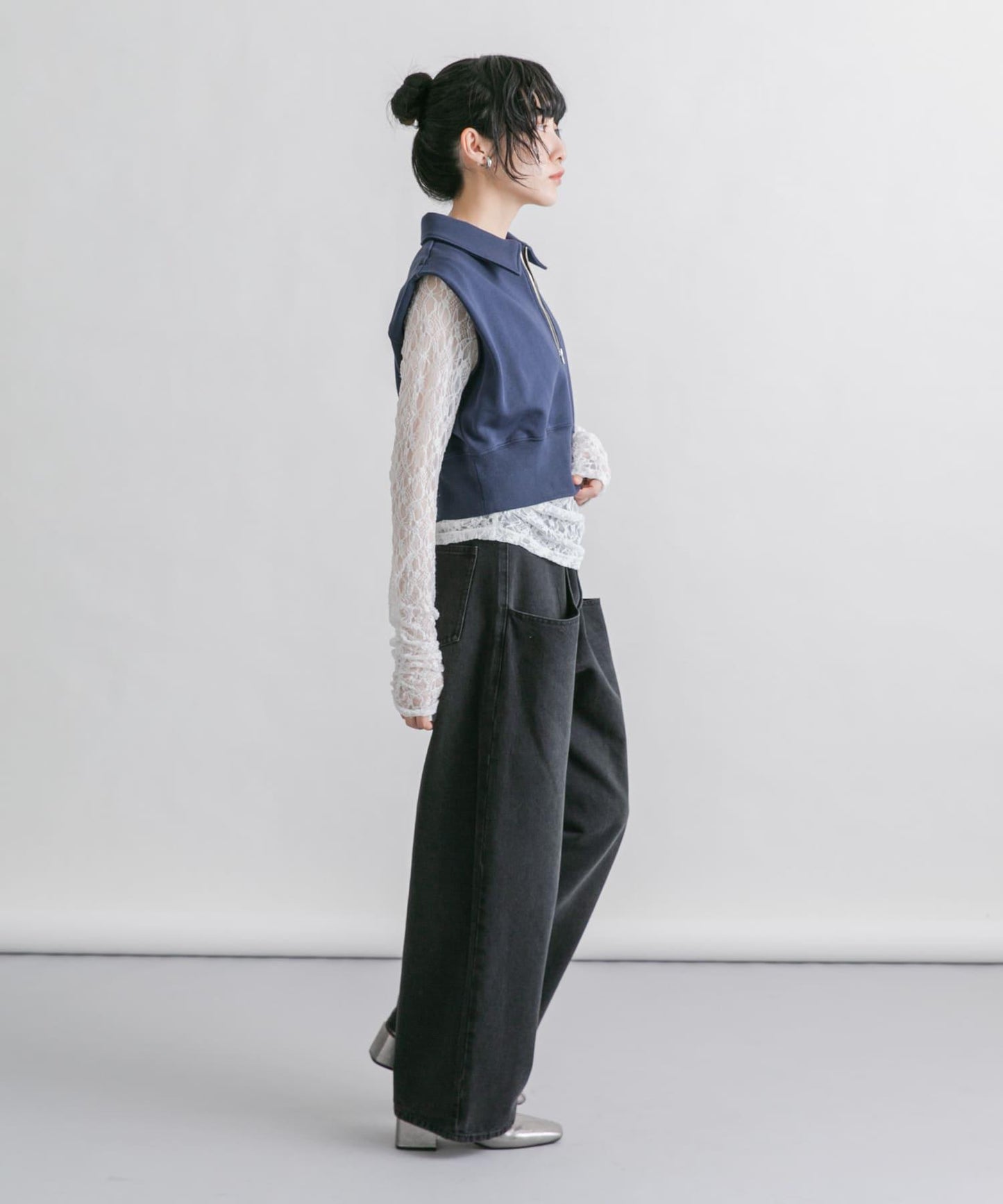 肩部褶皺拉鍊衛衣