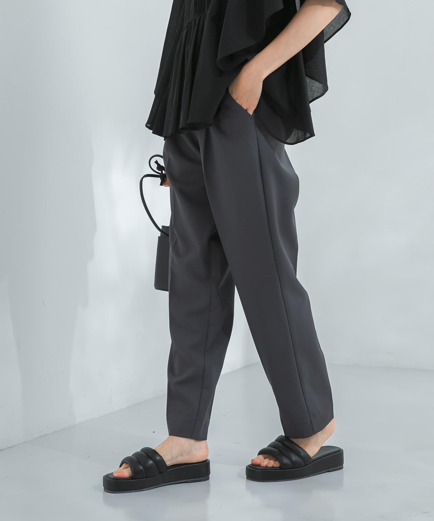 illi 單褶修身錐形褲