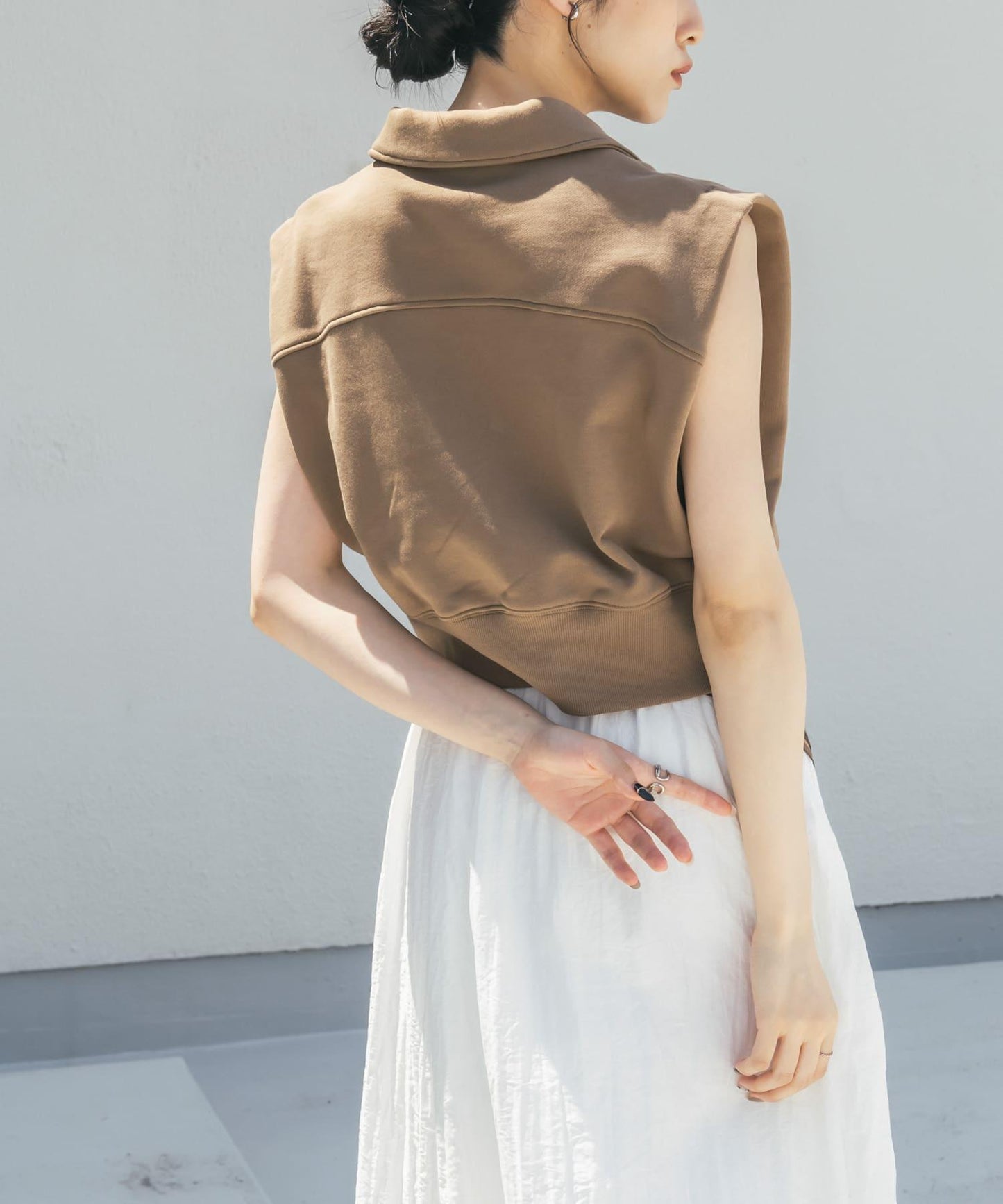 肩部褶皺拉鍊衛衣