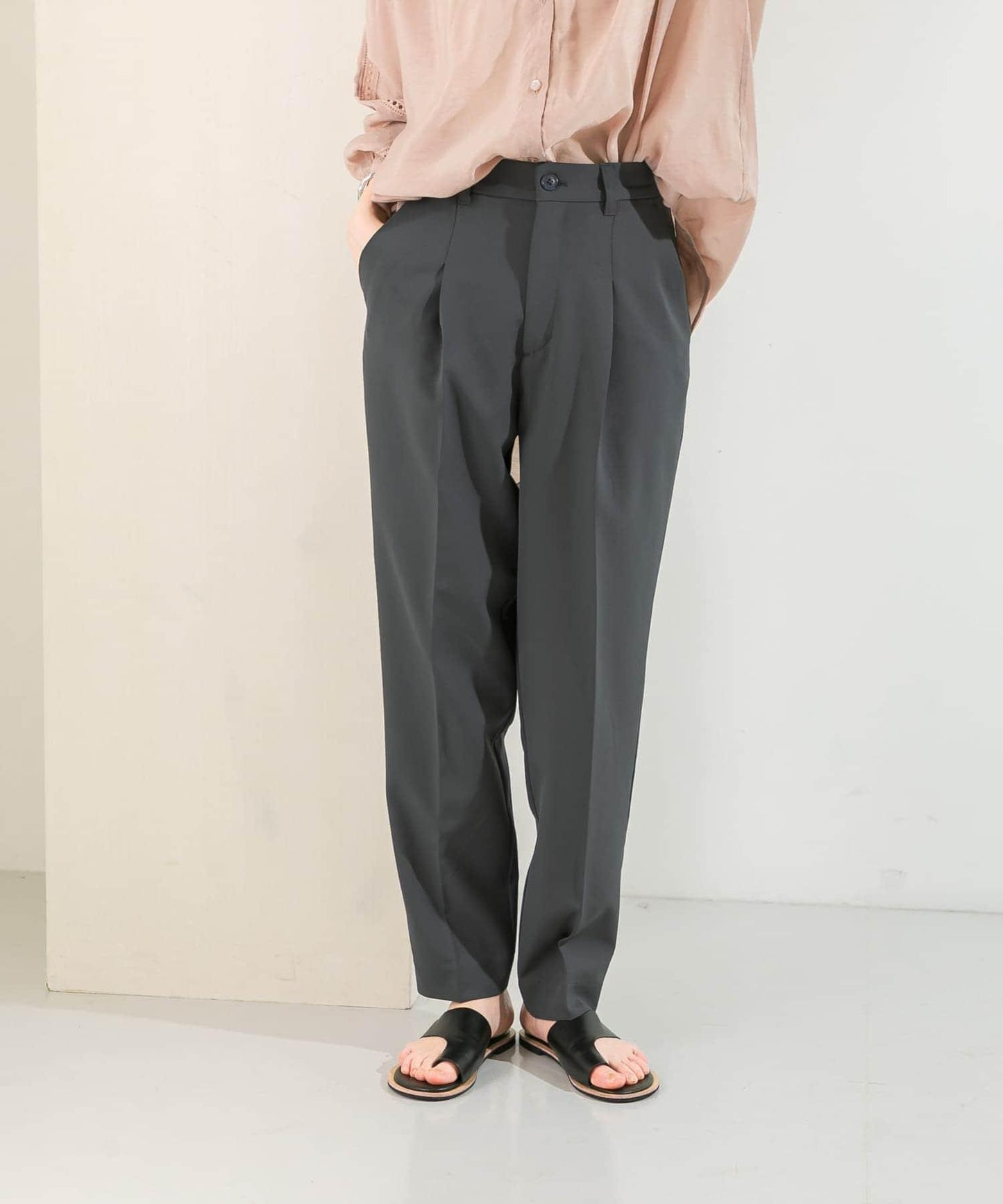 illi 單褶修身錐形褲