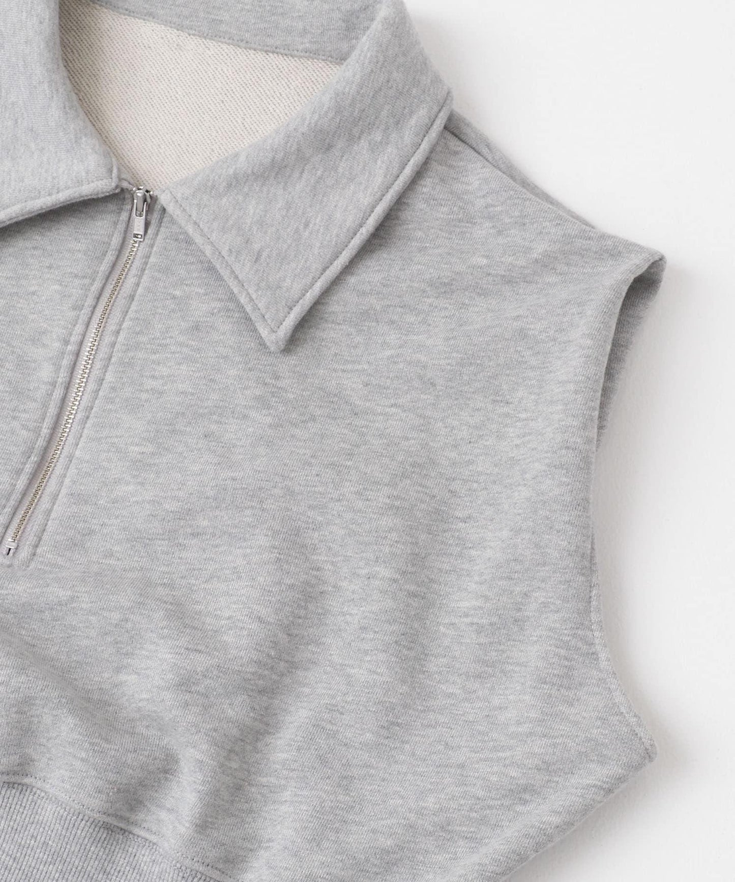 肩部褶皺拉鍊衛衣