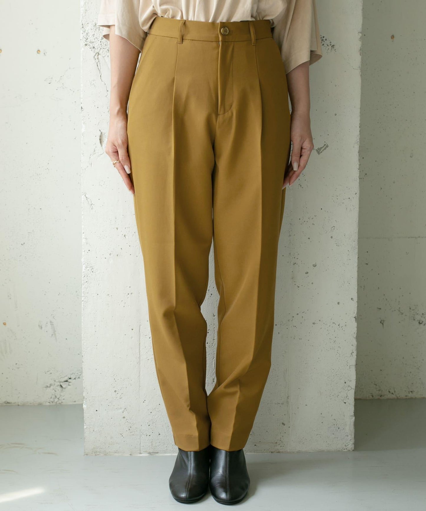 illi 單褶修身錐形褲