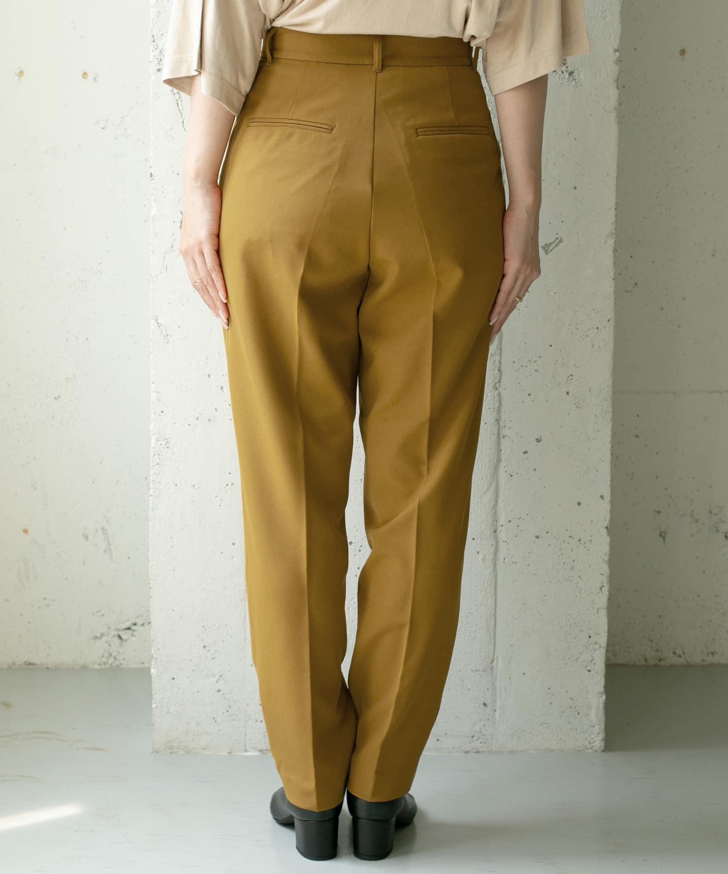 illi 單褶修身錐形褲