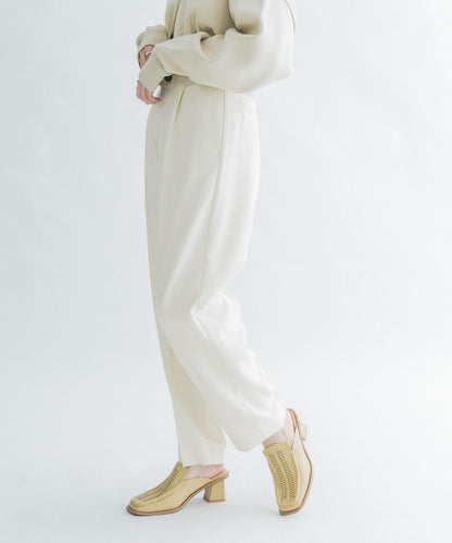 illi 單褶中線西裝褲