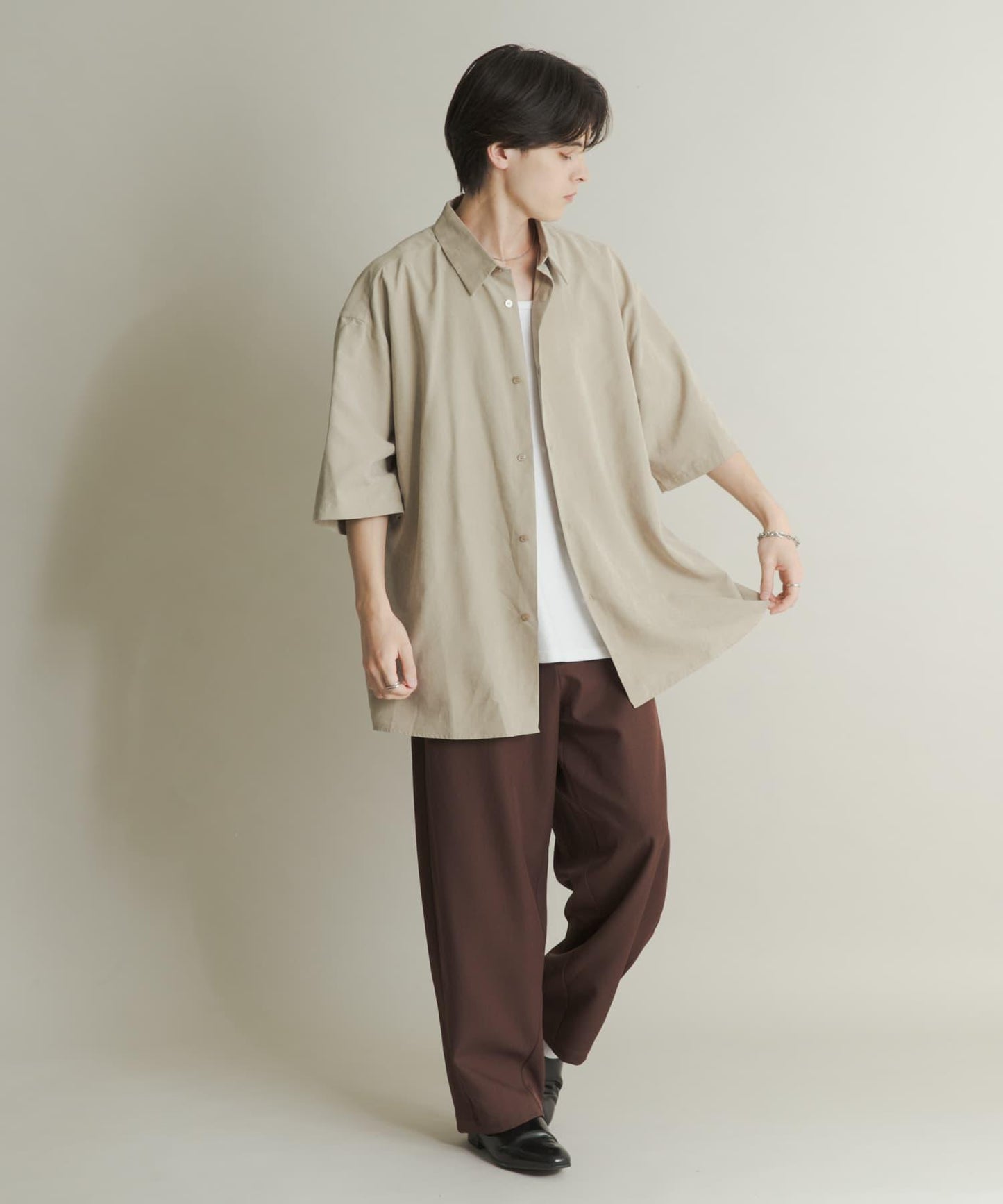 超寬鬆桃色緞面短袖襯衫