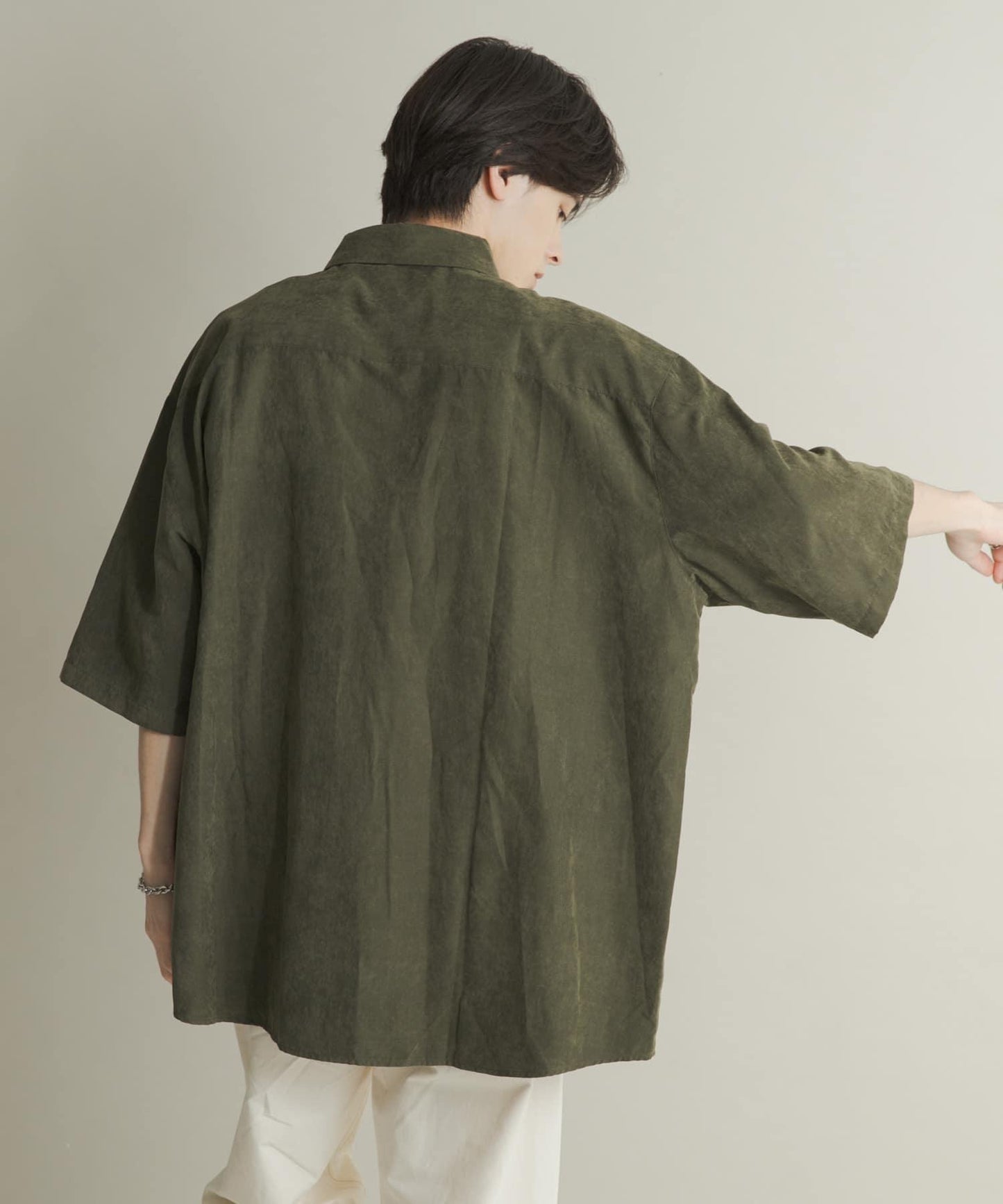 超寬鬆桃色緞面短袖襯衫