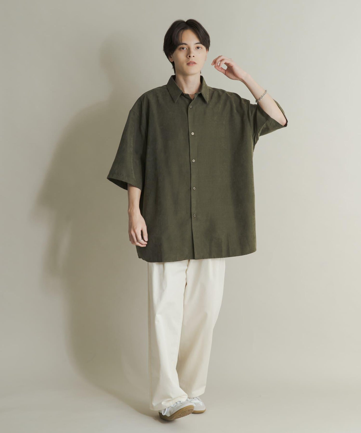 超寬鬆桃色緞面短袖襯衫