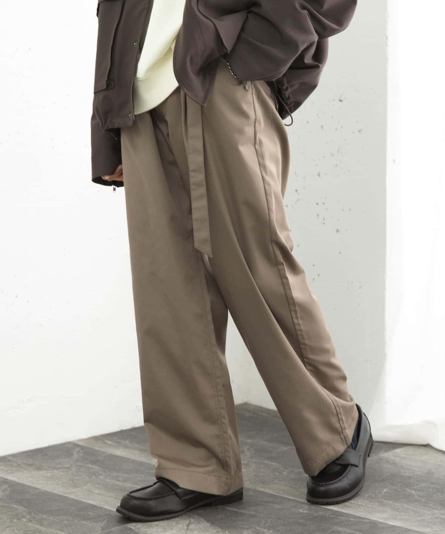 拼色系帶直筒褲