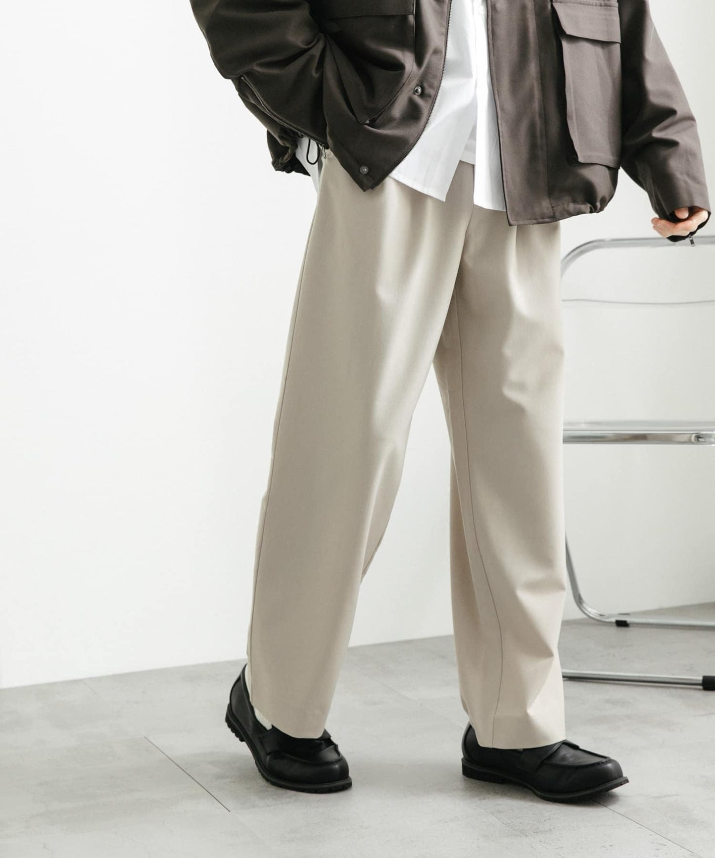 『イージーケア』雙褶寬鬆長褲