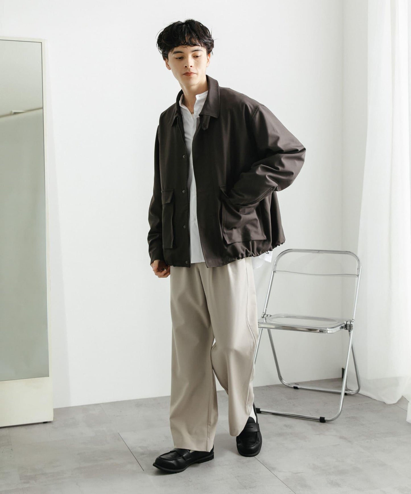 可搭配套裝雙口袋抽繩短夾克